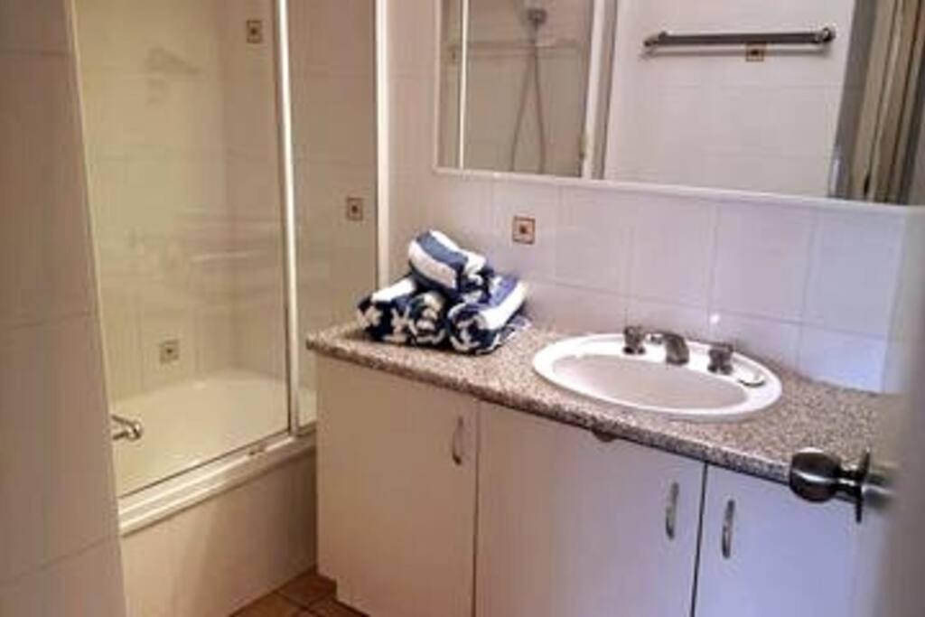 מרוצ'ידור 2 Bedroom Ocean View - Alexandria Apartments -Alexandra Headland מראה חיצוני תמונה